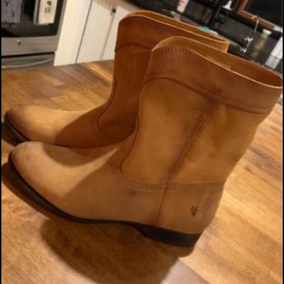 Frye boots size 6 - Picture 3 of 8